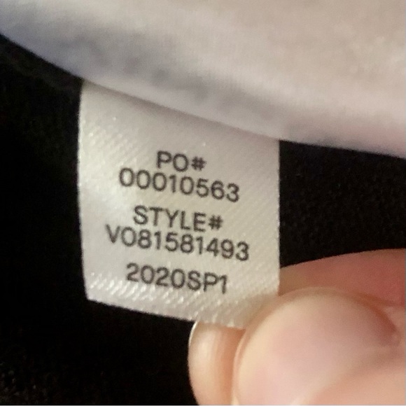 Vince Split Neck Black Linen Tank Top - Picture 5 of 5